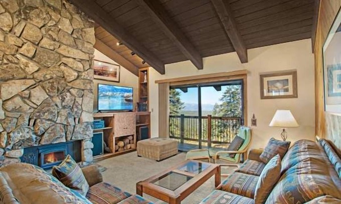 Mammoth Lakes Apartment | Timber Ridge #34: Ski in/Ski Out with Pool & Spa Access