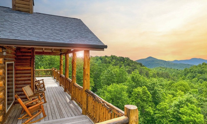 Black Mountain Cabin | Timber Ridge: Hot Tub, Game Room & Pet Friendly Retreat