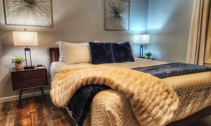 Forest House | Family-Friendly Retreat with Pool, Playset & Firepit
