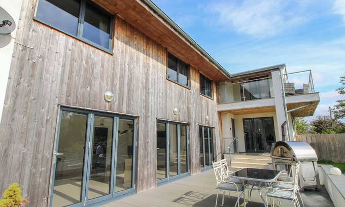 Brimfield Cottage | TIMBERDYNE, pet friendly, character holiday cottage in Woofferton