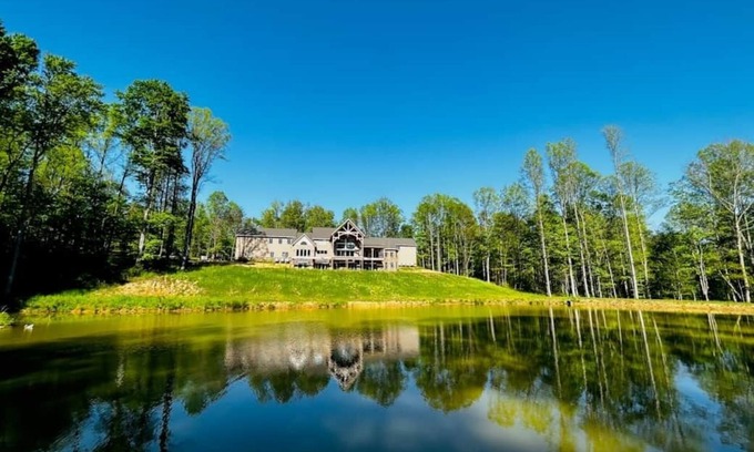 Rockbridge Cabin | Explore Timberframe Lodge with Pool & Hot Tub in Hocking Hills