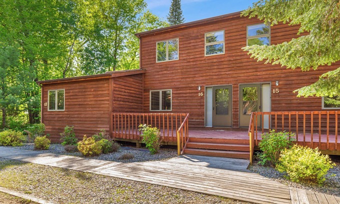 Park Rapids Condo | Experience Comfort at Lakeside Villa #16 with Pool and Spa