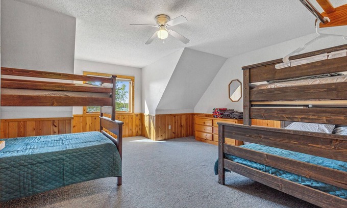 Park Rapids Condo | Elegant Lakeside Villa #15: 4BR Retreat with Pool & Spa