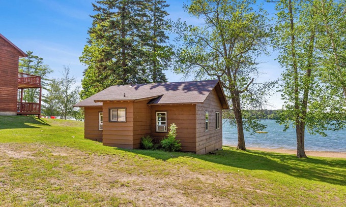 Park Rapids Cabin | Cozy Cabin #8 at Timberlane Resort with Pool & Hot Tub