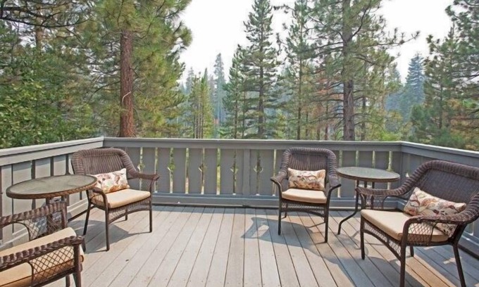 Mammoth Lakes Hotel | Discover Timbers 1033: Family-Friendly Retreat with Spa