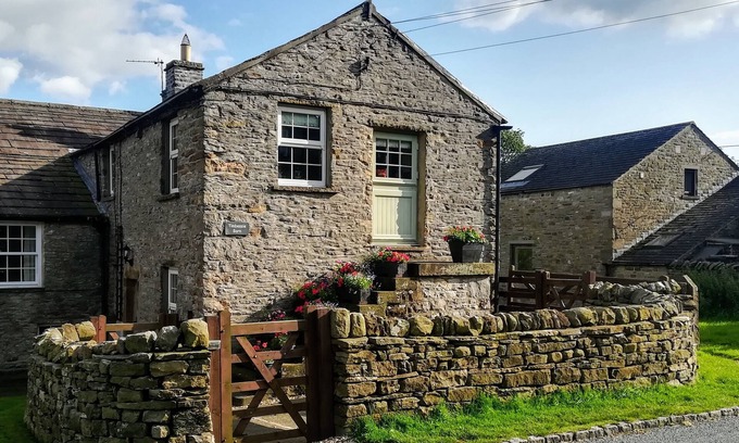 Carperby House | Explore Timbessie Barn in Vibrant Wensleydale Village