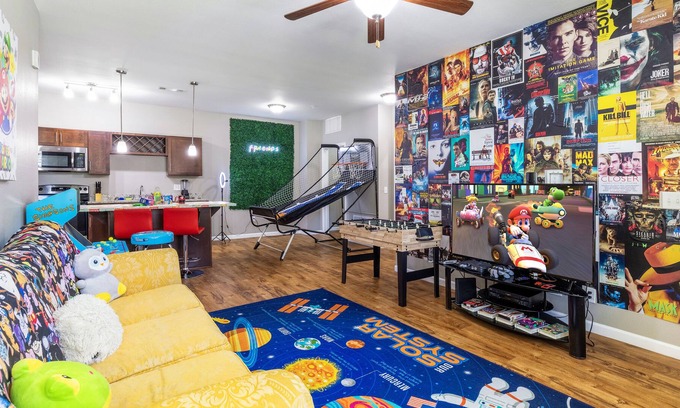 Waco Apartment | Time Capsule to the 90s. Game Room
