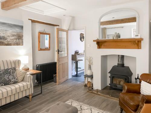 Coltishall House | Time Cottage: 5-Star Family Retreat with Top Guest Ratings