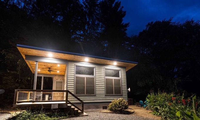 Bryson City Cabin | Experience Time Flies on the River: Rated 10/10 Getaway