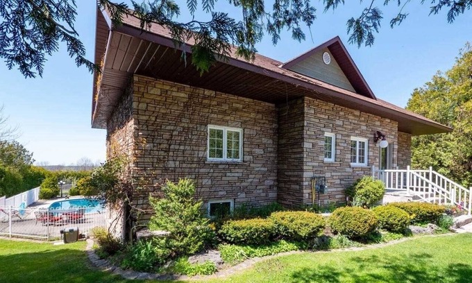 Wiarton Villa | Experience Unforgettable Moments at Villa-Jasmine Today!