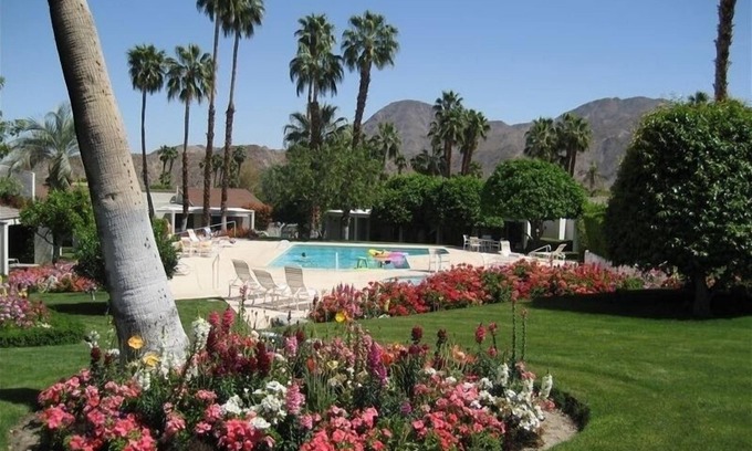 Palm Desert Condo | Home Away from Home: Upgraded Kitchen & Pool Access