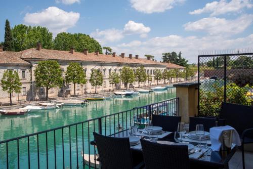 Peschiera del Garda City Centre Apartment | Relax at La Terrazza sul Lago - 4-Star Pet-Friendly Escape