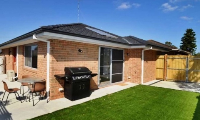 Portarlington House | Relax in a Cozy Home Steps from the Beach – 9.4/10 Rated