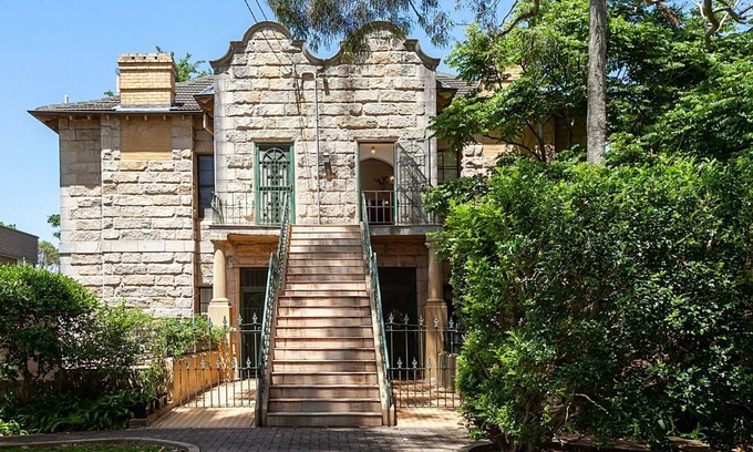 Neutral Bay Apartment | Unmatched Comfort at Timeless Elegance Neutral Bay