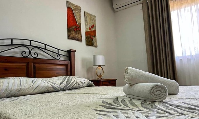 Hamrun Apartment | Guest Rated 10/10: Vintage 3-Bedroom Apartment Retreat