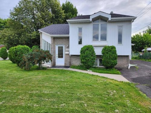 Saint-Hubert House | Discover Timeless Tranquility: Family-Friendly Getaway