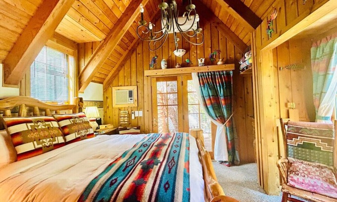 Sundance Cottage | Guest Rated: TimpCreek Cottage on the Stream in Sundance