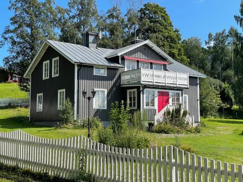 Timra Villa | Timrå Farmhouse: Family-Friendly 4-Star Retreat