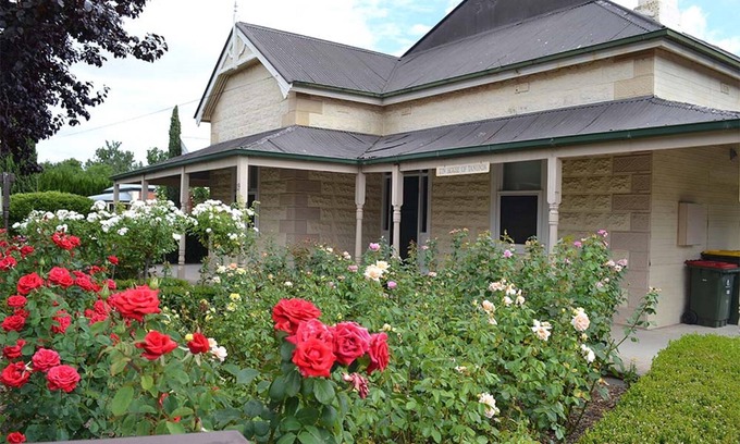Tanunda House | Discover Tin House at Tanunda: Spa, Breakfast & Family Fun