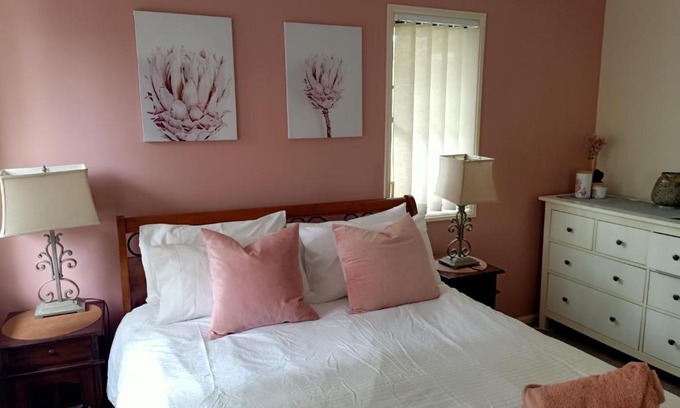 Tingalpa Apartment | Relax at Tingalpa Townhouse with Pool & Child-Friendly Fun