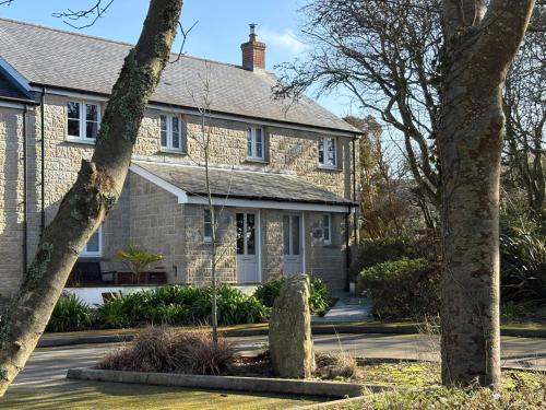 Pendeen House | Pet-Friendly Tinners Rest: 4-Star Stay with Perfect Reviews
