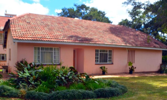Harare East House | Cozy Tinotenda Cottage: Rated 9/10 with Hot Tub & Kitchen