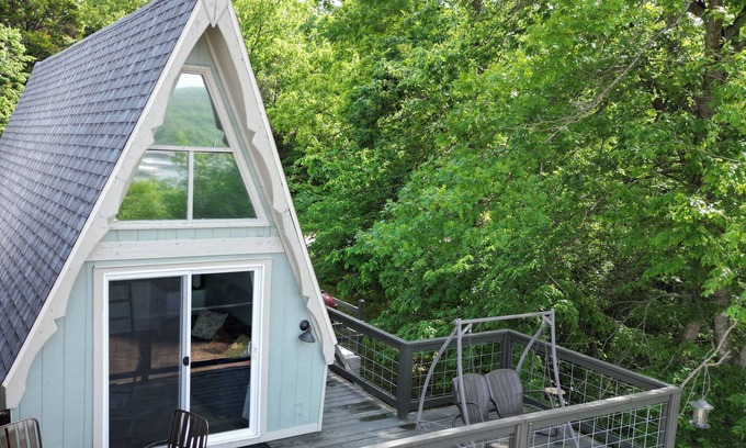 Lampe Cabin | Cozy A-Frame Cabin in Table Rock Lake Community