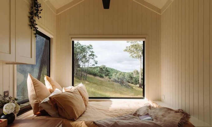 Shooters Hill Cabin | Family-Friendly Retreat at Tiny Akira with Kitchen Amenities