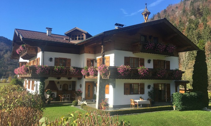 Faistenau Apartment | Cozy Vacation Apartment with Ocean Views & Spa Amenities