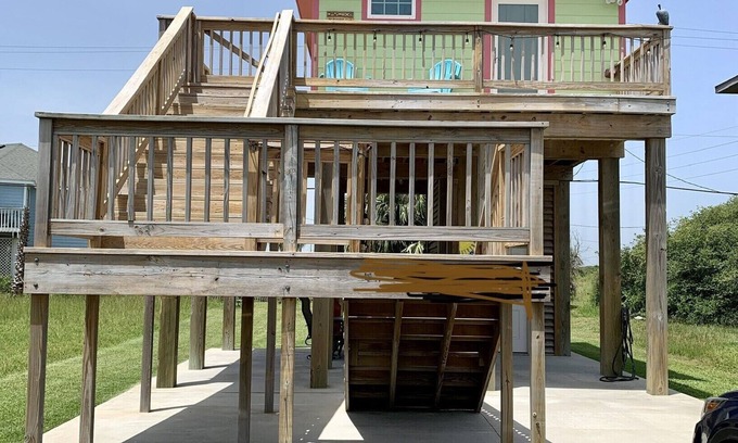 Galveston Cottage | Pet-Friendly Beach House with Ocean View & Perfect Rating