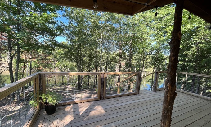 Golden Cottage | Tiny Cabin. Come here to unplug & relax on the pond.