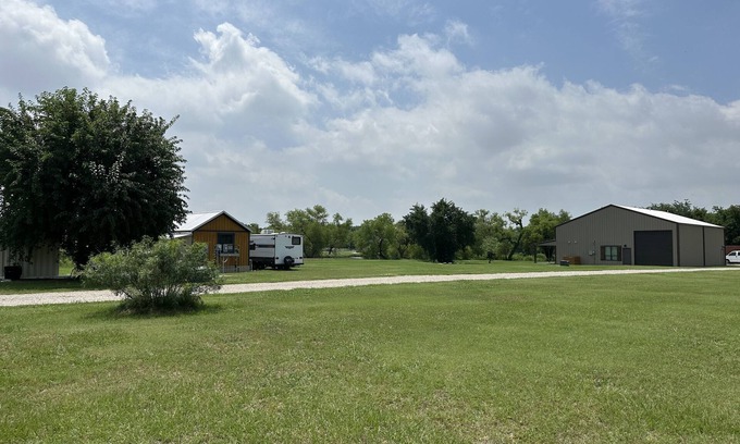 Fort Worth Cabin | Cozy Cabin Retreat Near Downtown Fort Worth - 9.8/10 Rated