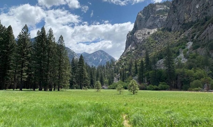Squaw Valley House | Cozy Cottage for 2 near Kings Canyon with EV Charging