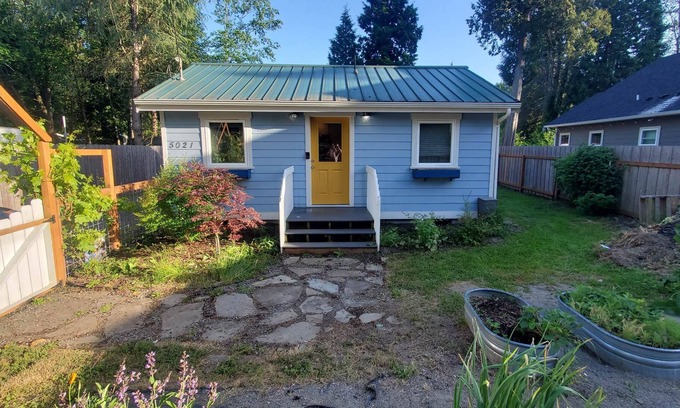 Birch Bay Cottage | Cozy Cottage Retreat with Ocean View, Steps from the Beach