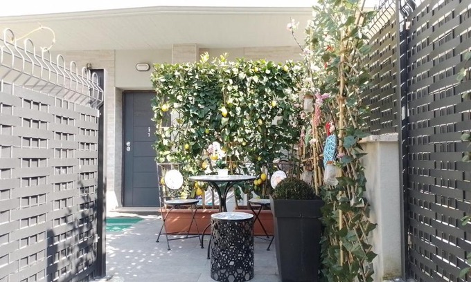 Suburbio VII Portuense Apartment | Charming Tiny Green Apartment in Rome - Magliana Awaits!