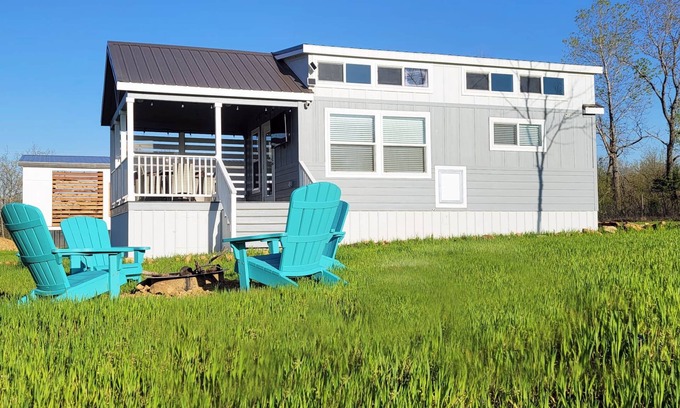 Okmulgee House | Elegant Tiny Grey: Top-Rated Twin Lakes Getaway with Spa