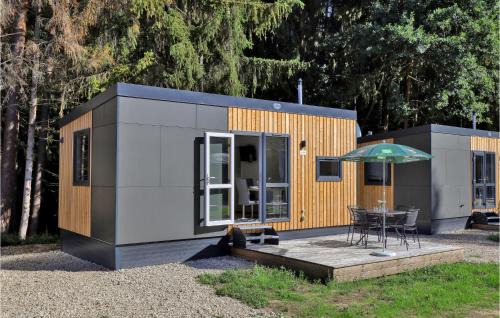 Pleinfeld House | Relax at Tiny Haus 18 Am Brombachsee with Family-Friendly Dining