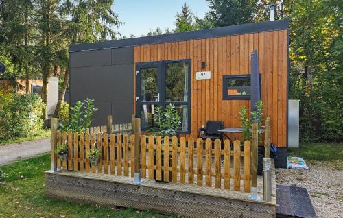 Pleinfeld House | Welcoming Tiny Haus 47: Pet-Friendly Retreat by Brombachsee