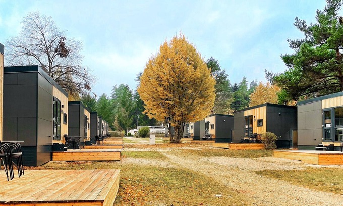 Pleinfeld House | Experience Comfort at the Tiny House in Pleinfeld Campground