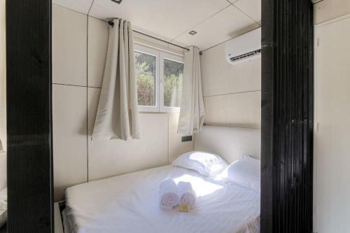 Saint-Rambert Apartment | Tiny-house atypique, 4 personnes, Saint-Didier