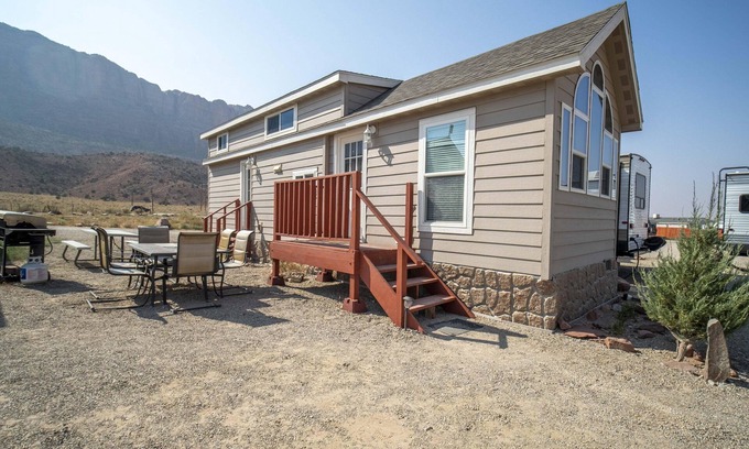 Moab South Valley House | Explore Tiny Home #6: Family-Friendly Retreat with Breakfast