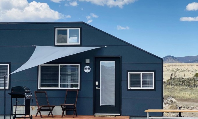 Meeker House | Cozy Tiny Home on "Tiny House Nation" - Pet Friendly Stay