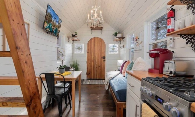 Branson Apartment | Tranquil Tiny Home Escape with Scenic Views & Breakfast