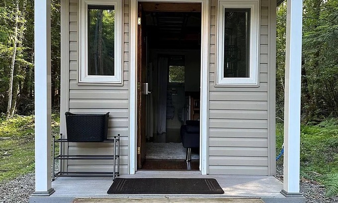 Greenwater Cabin | Cozy Tiny Home Near Mt. Rainier and Crystal Mountain