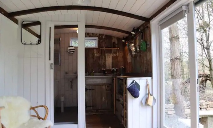 Rowlands Gill House | Pet-Friendly Railway Carriage with Breathtaking Views