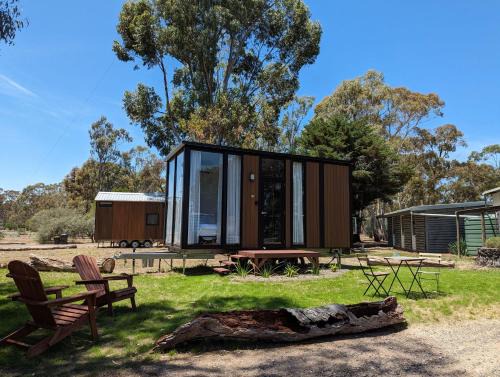 Dadswells Bridge House | Discover Tiny House 10 at Grampians Edge - Family Friendly Stay