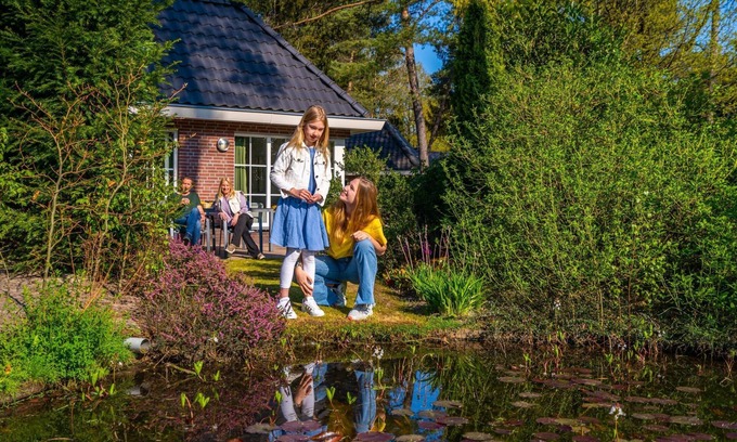 Beekbergen-Zuid House | Cozy Tiny House Plus 4 with Pool and Spa Amenities