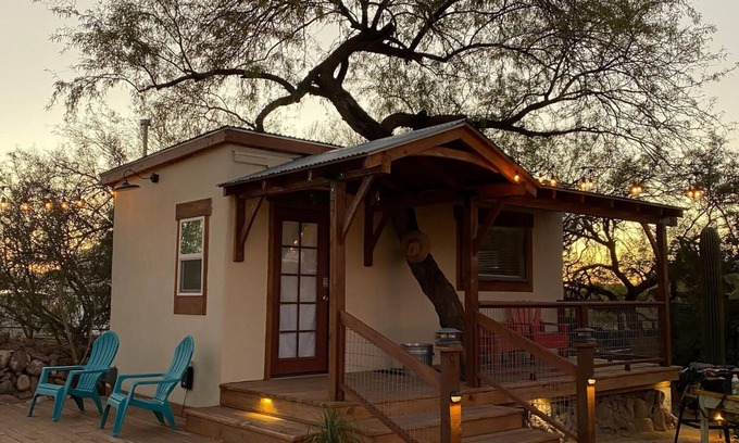Superior Apartment | Explore a Treehouse Getaway with Hot Tub and Views