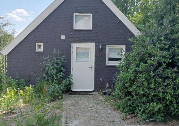Municipality of Breda House | Cozy Tiny House Aqualinde with Pool and Family-Friendly Vibes