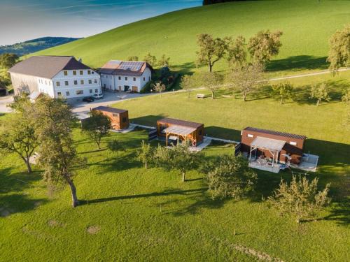 Ertl Apartment | Discover Tiny House Birner Ertl: 9.7/10 & Family-Friendly Stay